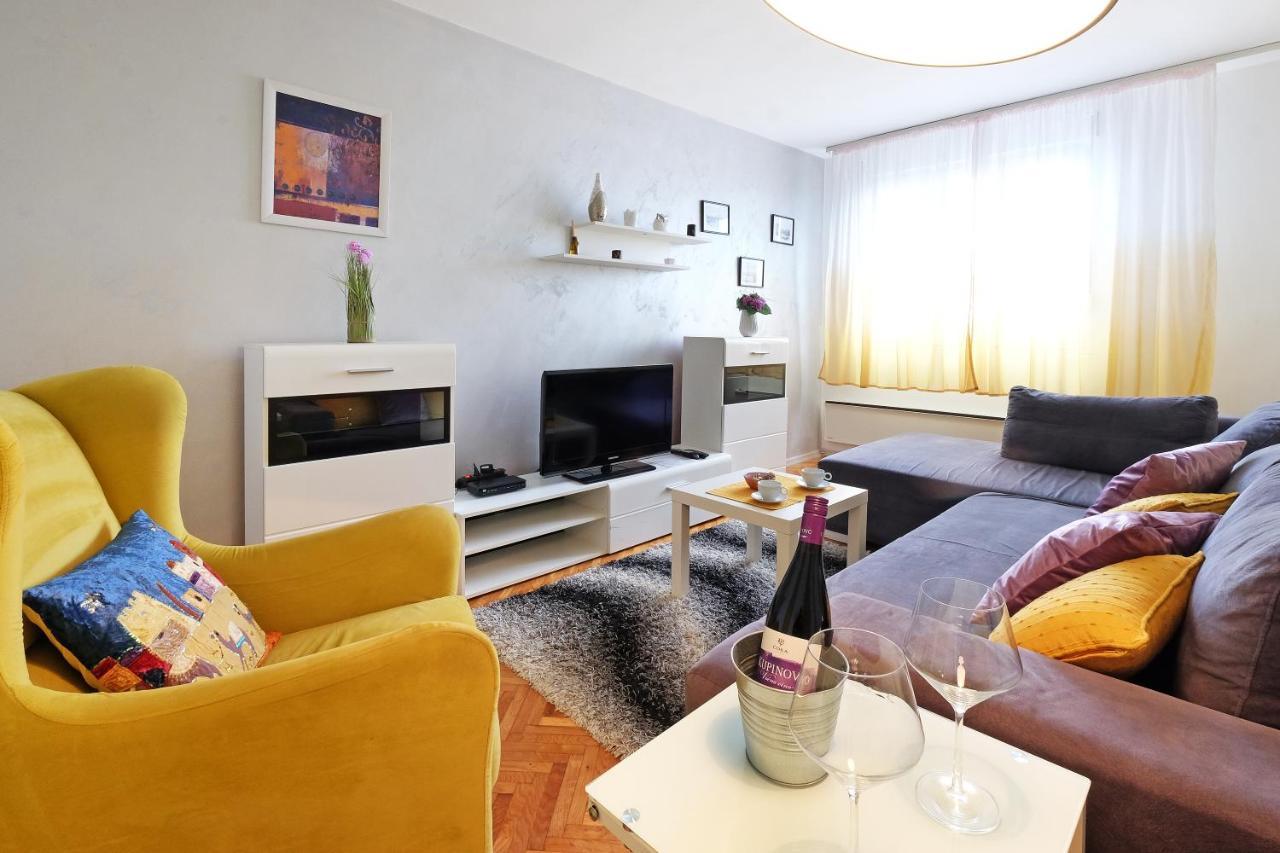 Apartment Paradise Fantasy Belgrado Esterno foto