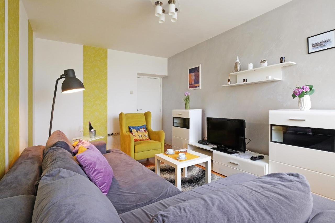 Apartment Paradise Fantasy Belgrado Esterno foto