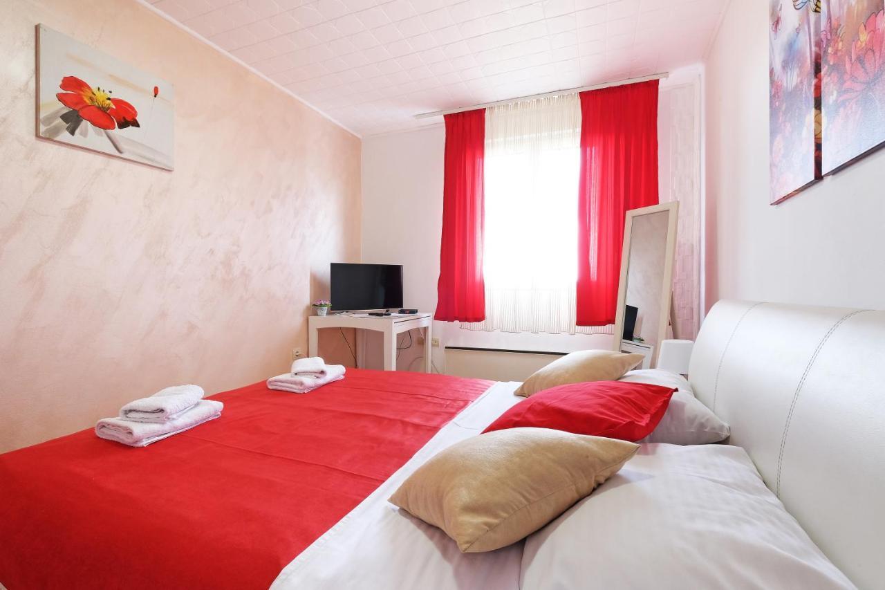 Apartment Paradise Fantasy Belgrado Esterno foto